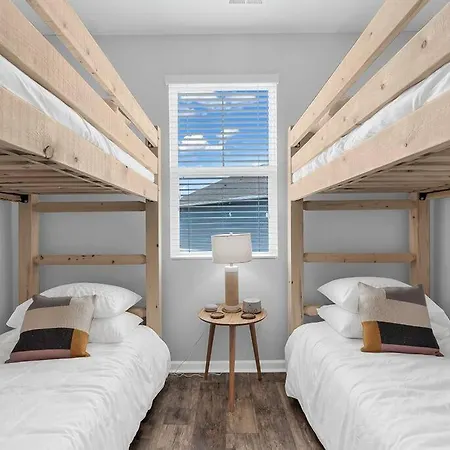 Fall 4Br Getaway: Premier Golf, Shopping, Beach!